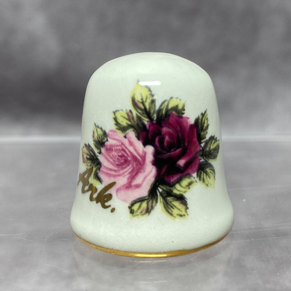 Eureka Springs Souvenir Ceramic Thimble With Pink & Purple Rose Design